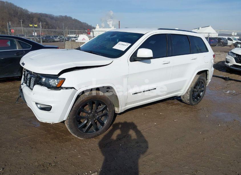 Photo 2 of 2018 Jeep Grand CHEROKEE ALTITUDE 4X4 (VIN 1C4RJFAG7JC137214)