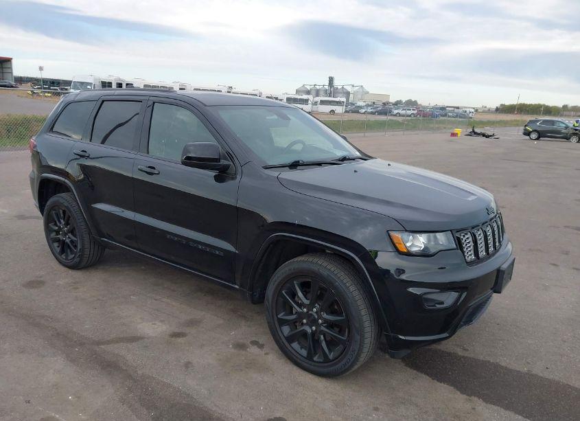 2018 Jeep Grand CHEROKEE ALTITUDE 4X4 (VIN 1C4RJFAG7JC286240) main photo