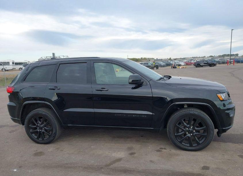 Photo 13 of 2018 Jeep Grand CHEROKEE ALTITUDE 4X4 (VIN 1C4RJFAG7JC286240)