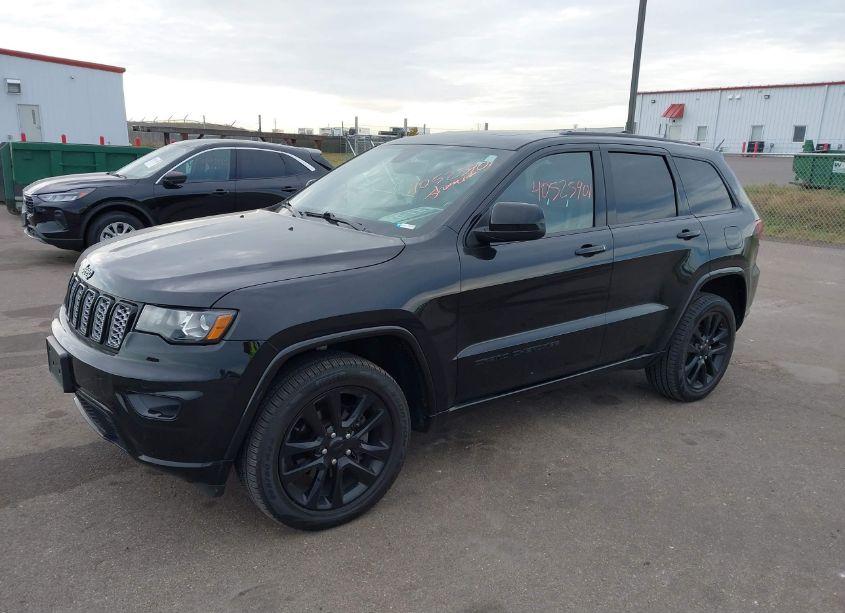 Photo 2 of 2018 Jeep Grand CHEROKEE ALTITUDE 4X4 (VIN 1C4RJFAG7JC286240)