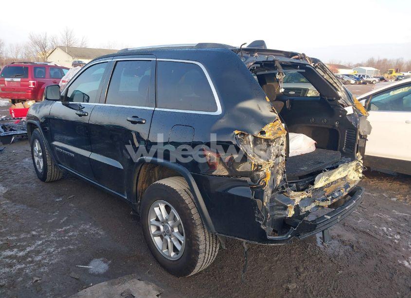 Photo 3 of 2018 Jeep Grand CHEROKEE LAREDO E 4X4 (VIN 1C4RJFAG7JC449128)