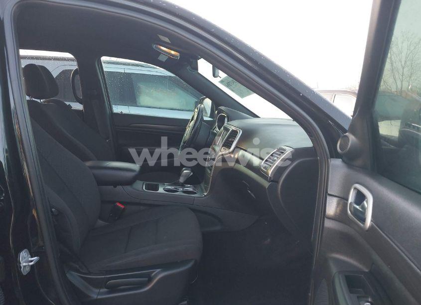 Photo 5 of 2018 Jeep Grand CHEROKEE LAREDO E 4X4 (VIN 1C4RJFAG7JC449128)