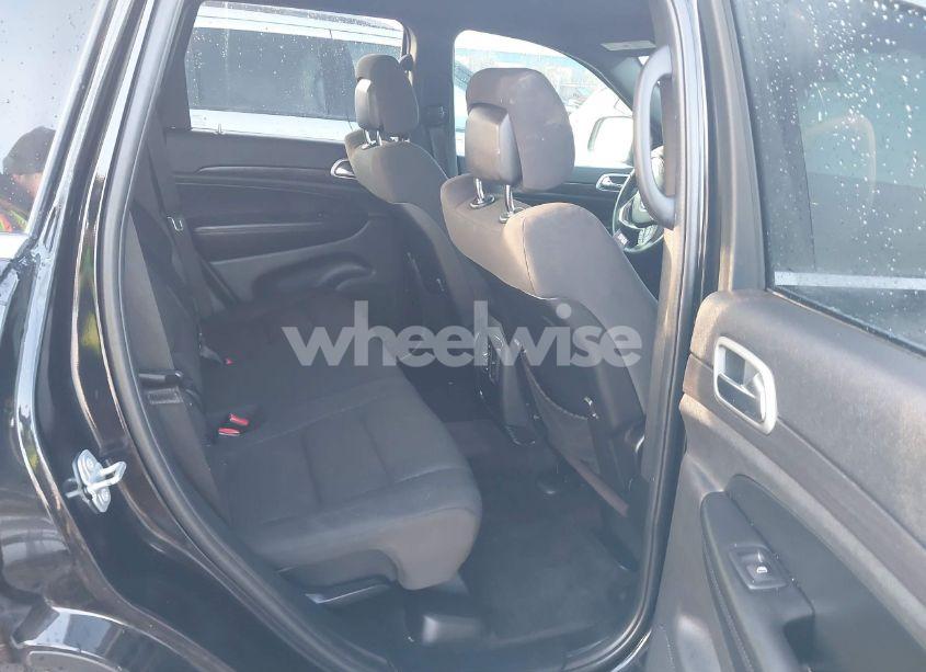 Photo 8 of 2018 Jeep Grand CHEROKEE LAREDO E 4X4 (VIN 1C4RJFAG7JC449128)