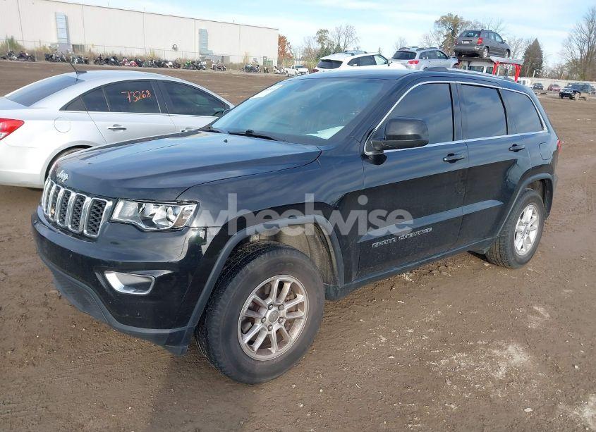 Photo 2 of 2018 Jeep Grand CHEROKEE LAREDO E 4X4 (VIN 1C4RJFAG7JC478516)