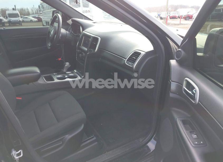 Photo 5 of 2018 Jeep Grand CHEROKEE LAREDO E 4X4 (VIN 1C4RJFAG7JC478516)