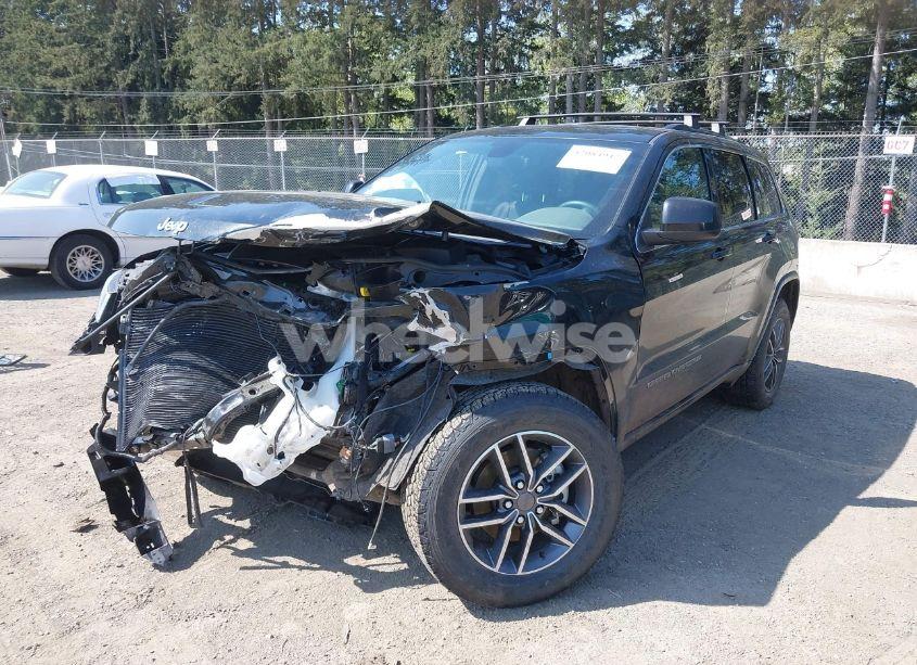 Photo 2 of 2019 Jeep Grand CHEROKEE LAREDO E 4X4 (VIN 1C4RJFAG7KC548047)