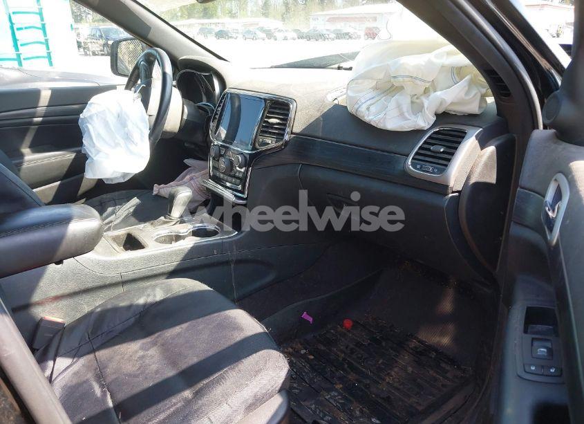 Photo 5 of 2019 Jeep Grand CHEROKEE LAREDO E 4X4 (VIN 1C4RJFAG7KC548047)