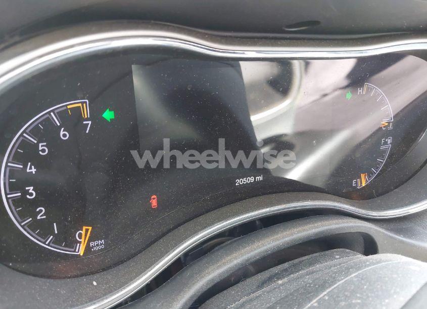 Photo 7 of 2019 Jeep Grand CHEROKEE LAREDO E 4X4 (VIN 1C4RJFAG7KC548047)