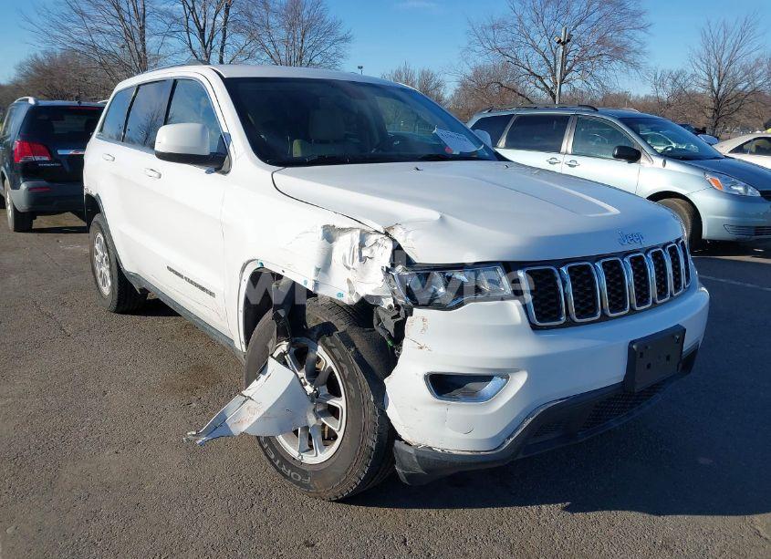 2019 Jeep Grand CHEROKEE LAREDO E 4X4 (VIN 1C4RJFAG7KC694674) main photo