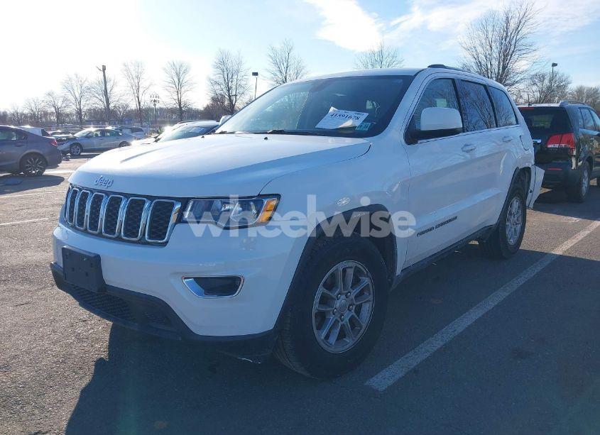 Photo 2 of 2019 Jeep Grand CHEROKEE LAREDO E 4X4 (VIN 1C4RJFAG7KC694674)