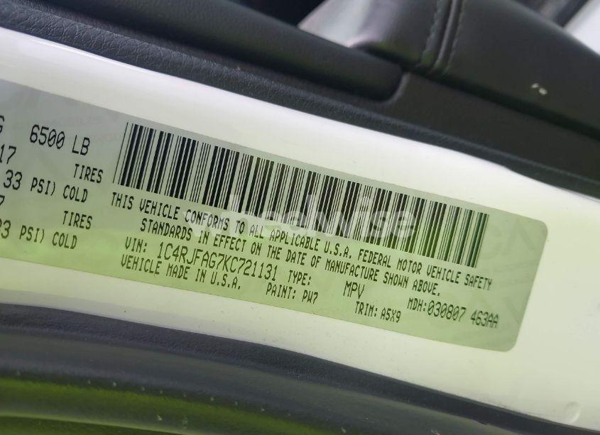 Photo 9 of 2019 Jeep Grand CHEROKEE LAREDO E 4X4 (VIN 1C4RJFAG7KC721131)