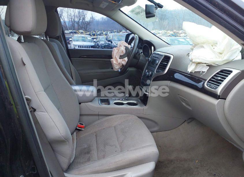 Photo 5 of 2013 Jeep Grand CHEROKEE LAREDO (VIN 1C4RJFAG8DC502391)