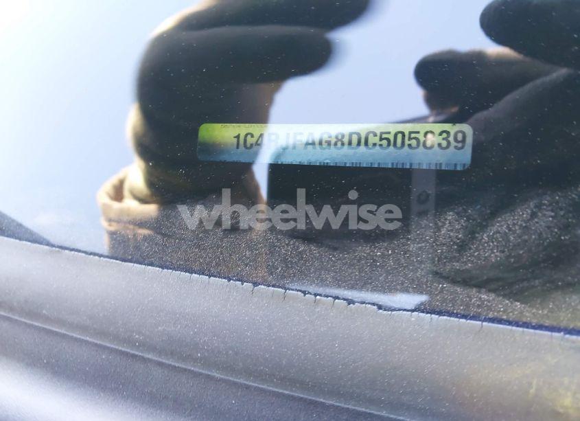 Photo 9 of 2013 Jeep Grand CHEROKEE LAREDO (VIN 1C4RJFAG8DC505839)