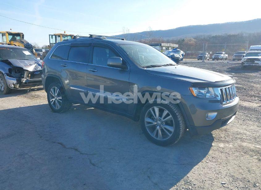 2013 Jeep Grand CHEROKEE LAREDO (VIN 1C4RJFAG8DC528246) main photo