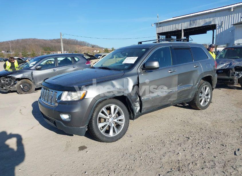 Photo 2 of 2013 Jeep Grand CHEROKEE LAREDO (VIN 1C4RJFAG8DC528246)