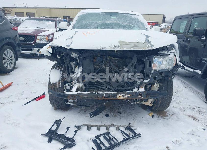 Photo 12 of 2013 Jeep Grand CHEROKEE LAREDO (VIN 1C4RJFAG8DC560114)