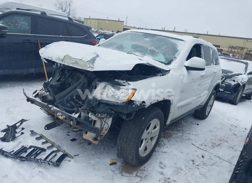Photo 2 of 2013 Jeep Grand CHEROKEE LAREDO (VIN 1C4RJFAG8DC560114)