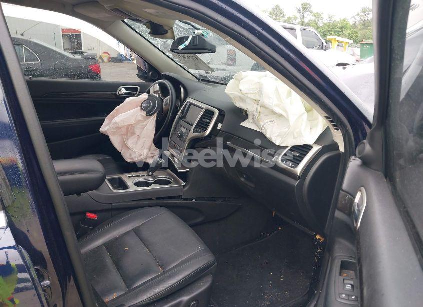 Photo 5 of 2013 Jeep Grand CHEROKEE LAREDO (VIN 1C4RJFAG8DC560260)