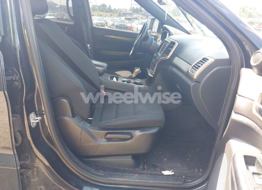 Photo 5 of 2016 Jeep Grand CHEROKEE LAREDO (VIN 1C4RJFAG8GC317374)