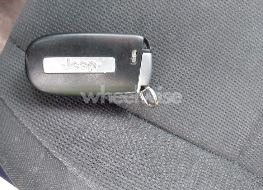 Photo 11 of 2016 Jeep Grand CHEROKEE LAREDO (VIN 1C4RJFAG8GC408502)