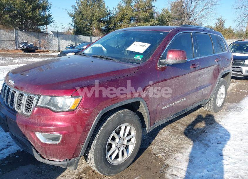 Photo 2 of 2018 Jeep Grand CHEROKEE LAREDO E 4X4 (VIN 1C4RJFAG8JC127274)