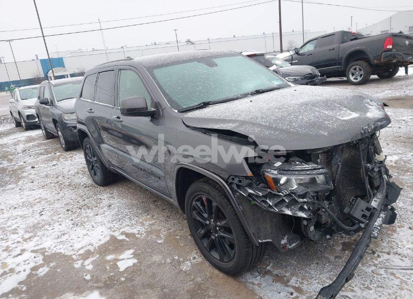 2018 Jeep Grand CHEROKEE ALTITUDE 4X4 (VIN 1C4RJFAG8JC135861) main photo