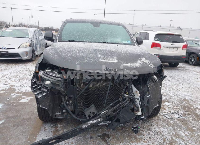 Photo 12 of 2018 Jeep Grand CHEROKEE ALTITUDE 4X4 (VIN 1C4RJFAG8JC135861)