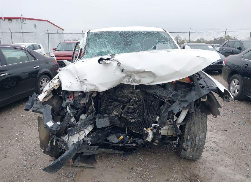 Photo 12 of 2018 Jeep Grand CHEROKEE LAREDO 4X4 (VIN 1C4RJFAG8JC166673)