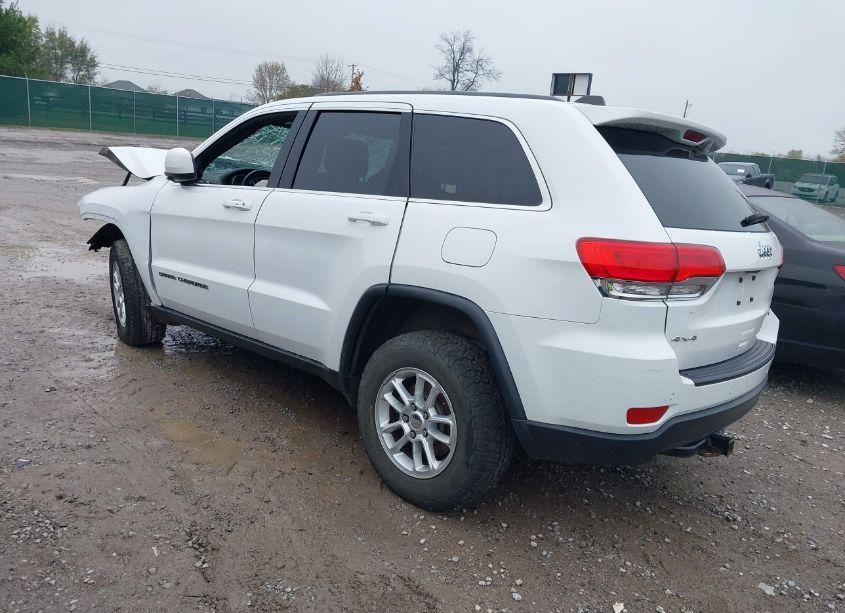 Photo 3 of 2018 Jeep Grand CHEROKEE LAREDO 4X4 (VIN 1C4RJFAG8JC166673)