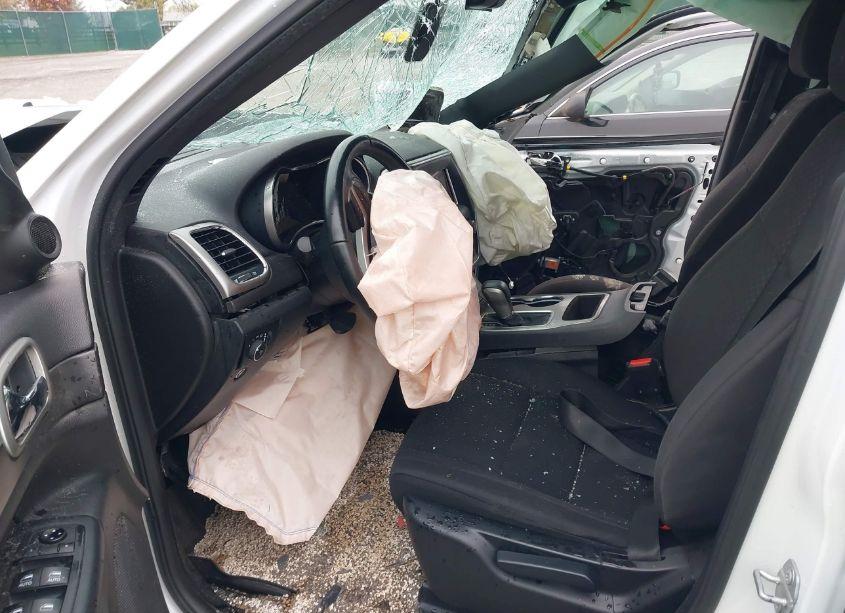 Photo 5 of 2018 Jeep Grand CHEROKEE LAREDO 4X4 (VIN 1C4RJFAG8JC166673)