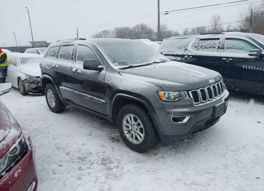 2018 Jeep Grand CHEROKEE LAREDO E 4X4 (VIN 1C4RJFAG8JC321965) main photo
