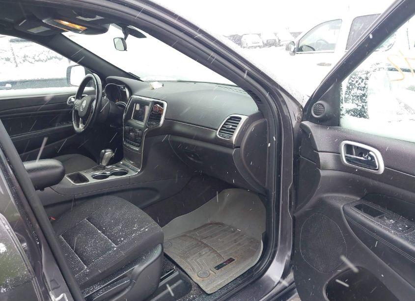 Photo 5 of 2018 Jeep Grand CHEROKEE LAREDO E 4X4 (VIN 1C4RJFAG8JC321965)