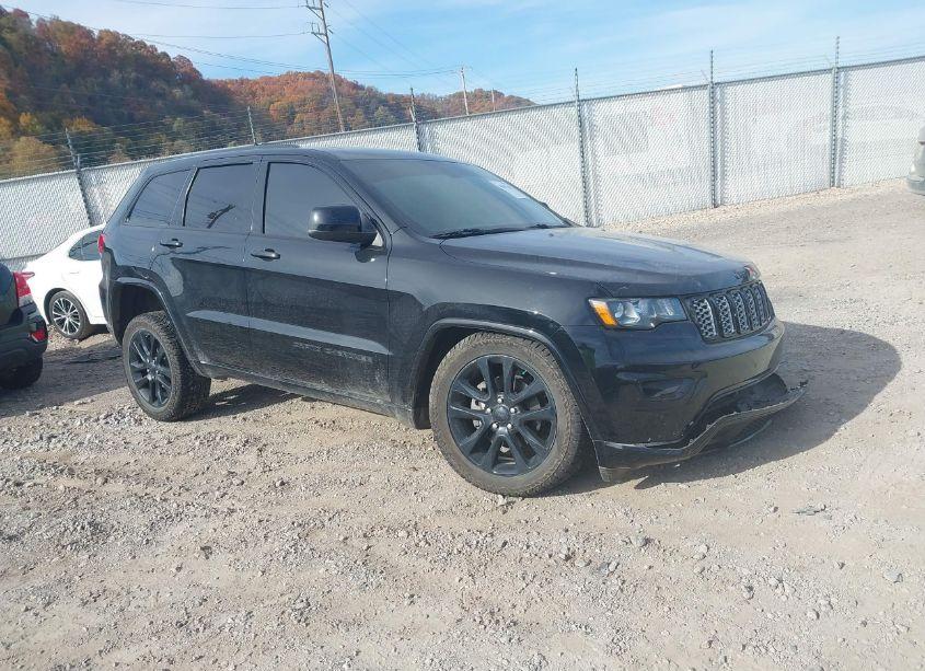 2018 Jeep Grand CHEROKEE ALTITUDE 4X4 (VIN 1C4RJFAG8JC391398) main photo