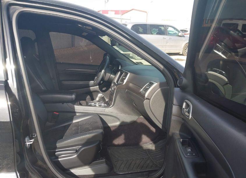 Photo 5 of 2018 Jeep Grand CHEROKEE ALTITUDE 4X4 (VIN 1C4RJFAG8JC391398)