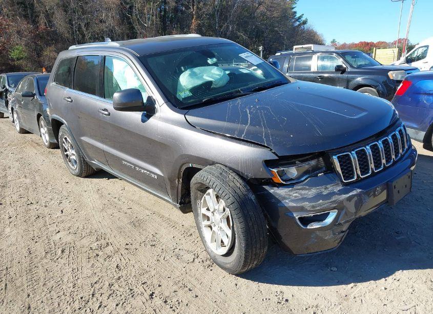 2018 Jeep Grand CHEROKEE LAREDO E 4X4 (VIN 1C4RJFAG8JC469680) main photo
