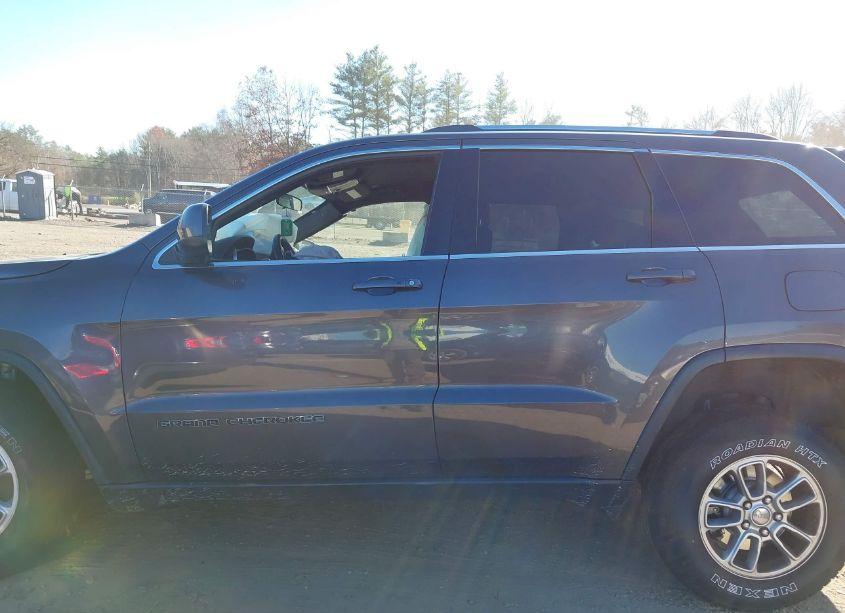 Photo 15 of 2018 Jeep Grand CHEROKEE LAREDO E 4X4 (VIN 1C4RJFAG8JC469680)