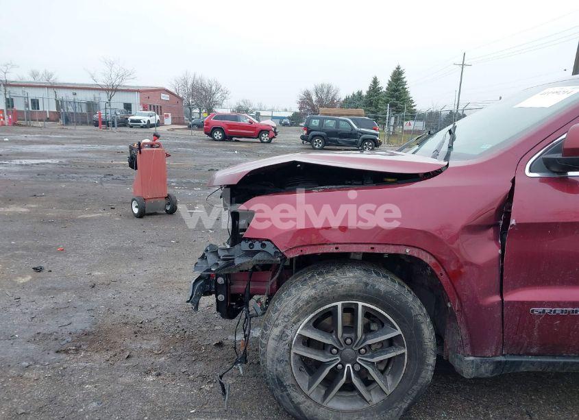 Photo 6 of 2019 Jeep Grand CHEROKEE LAREDO E 4X4 (VIN 1C4RJFAG8KC669301)