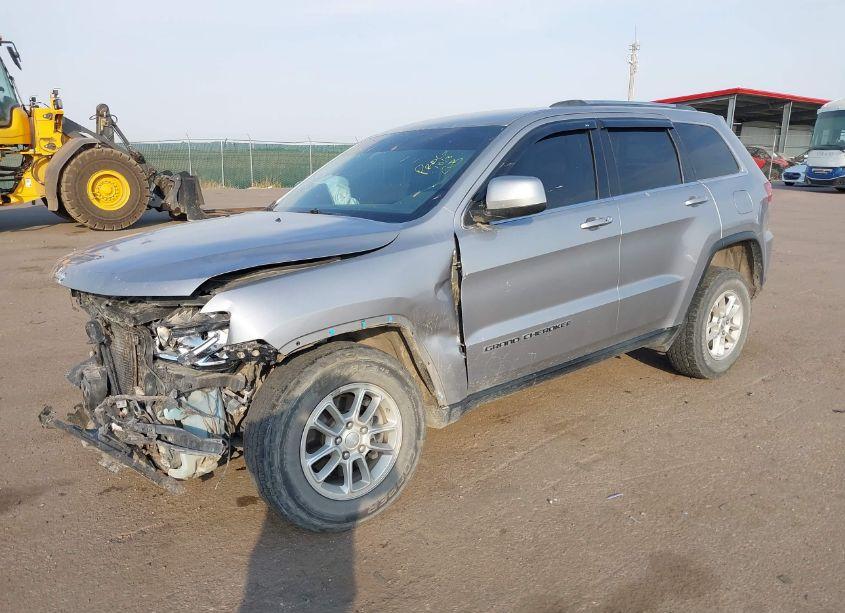 Photo 2 of 2020 Jeep Grand CHEROKEE LAREDO (VIN 1C4RJFAG8LC125267)