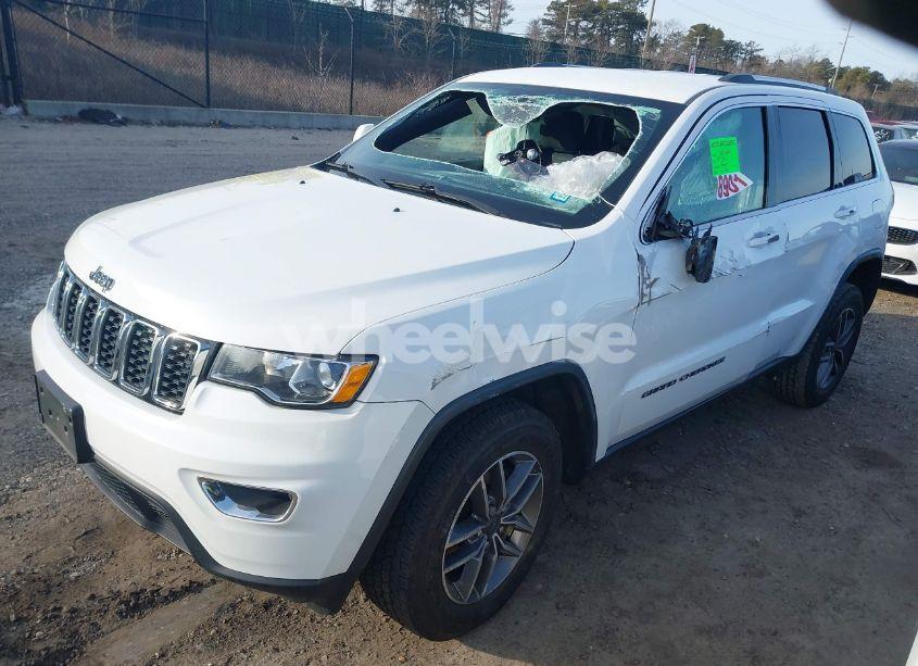 Photo 2 of 2020 Jeep Grand CHEROKEE LAREDO E 4X4 (VIN 1C4RJFAG8LC251029)