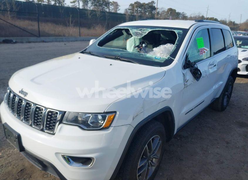 Photo 6 of 2020 Jeep Grand CHEROKEE LAREDO E 4X4 (VIN 1C4RJFAG8LC251029)