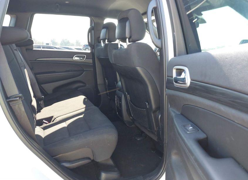 Photo 8 of 2020 Jeep Grand CHEROKEE LAREDO E 4X4 (VIN 1C4RJFAG8LC341300)