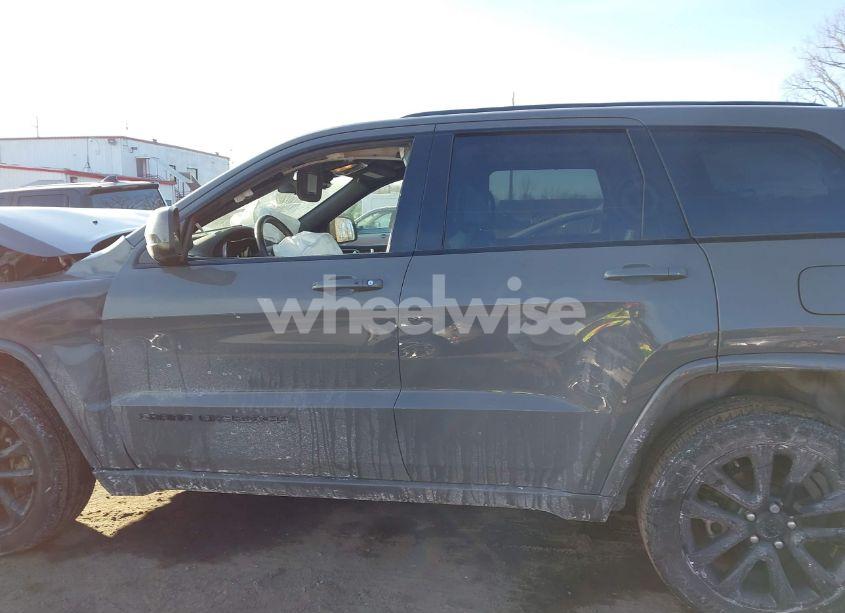 Photo 14 of 2021 Jeep Grand CHEROKEE LAREDO X 4X4 (VIN 1C4RJFAG8MC621977)
