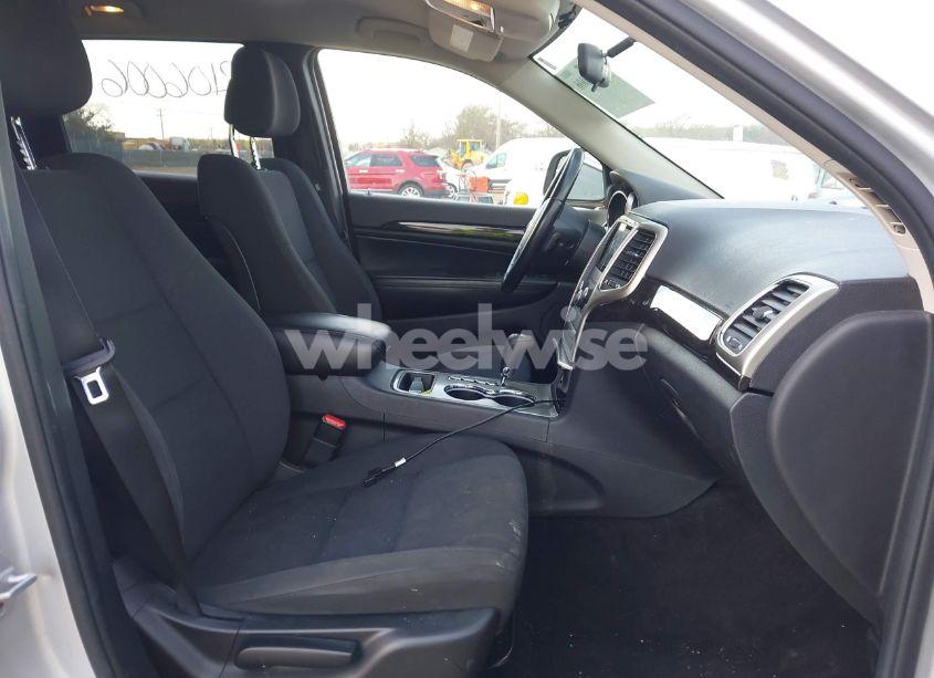 Photo 5 of 2012 Jeep Grand CHEROKEE LAREDO (VIN 1C4RJFAG9CC118814)