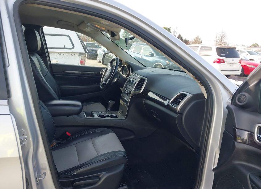 Photo 5 of 2012 Jeep Grand CHEROKEE LAREDO (VIN 1C4RJFAG9CC120711)