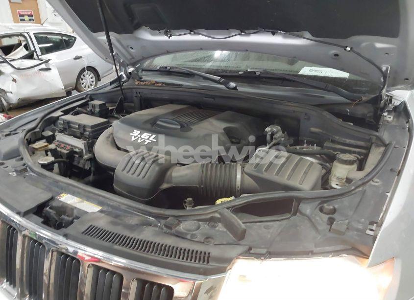 Photo 10 of 2012 Jeep Grand CHEROKEE LAREDO (VIN 1C4RJFAG9CC178012)