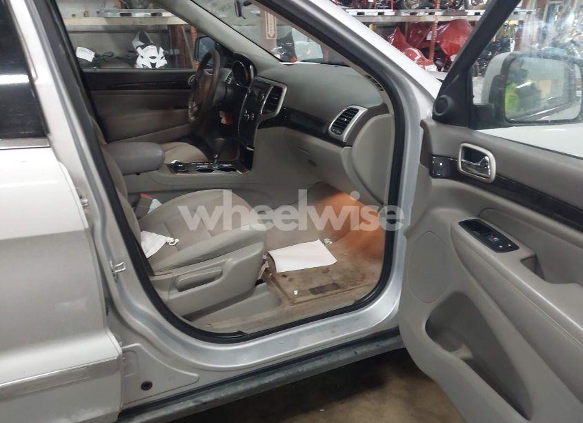 Photo 5 of 2012 Jeep Grand CHEROKEE LAREDO (VIN 1C4RJFAG9CC178012)