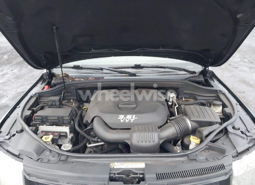 Photo 10 of 2012 Jeep Grand CHEROKEE LAREDO (VIN 1C4RJFAG9CC352984)