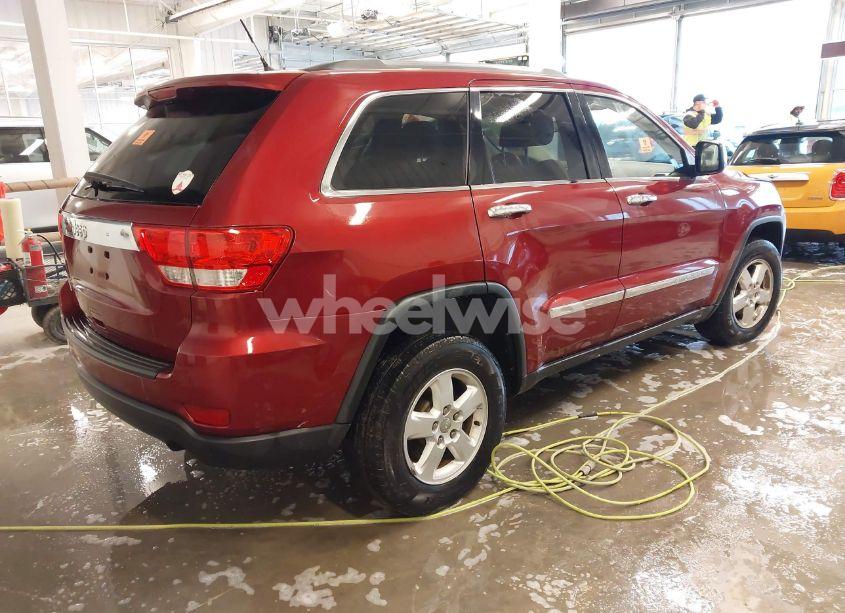 Photo 4 of 2013 Jeep Grand CHEROKEE LAREDO (VIN 1C4RJFAG9DC513514)