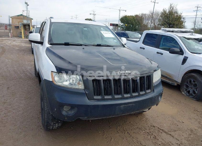 Photo 11 of 2013 Jeep Grand CHEROKEE LAREDO (VIN 1C4RJFAG9DC513884)