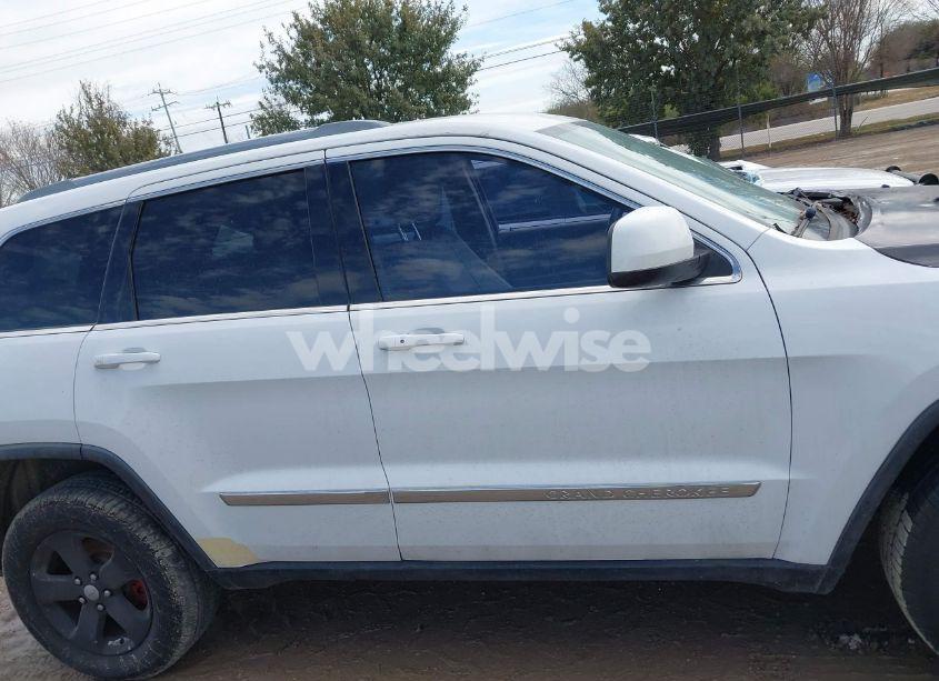 Photo 12 of 2013 Jeep Grand CHEROKEE LAREDO (VIN 1C4RJFAG9DC513884)